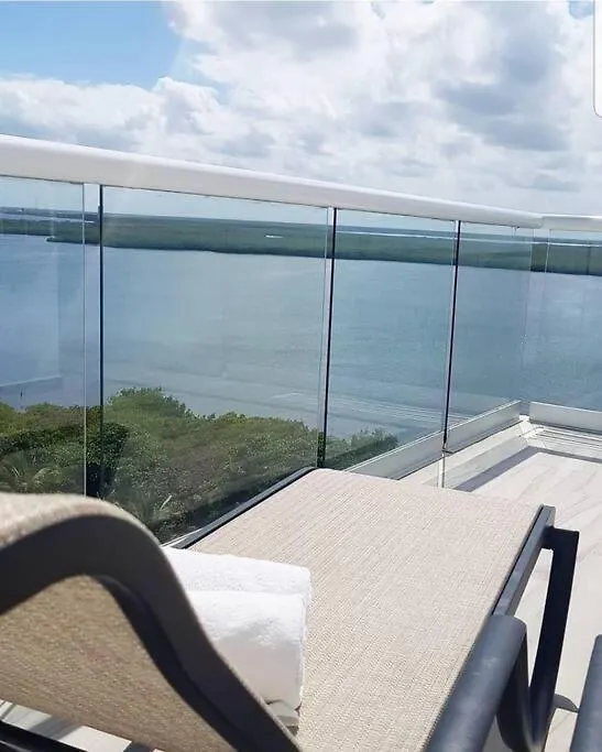 Estudio A Pie De Playa, Increibles Vistas, Amanecer, Atardecer, Balcon, Gym, Jacuzi, 1807 Cancún Apartmán