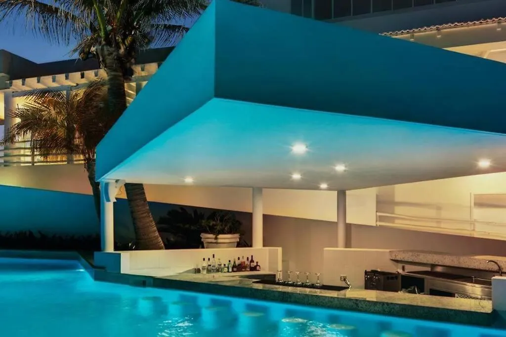 Estudio A Pie De Playa, Increibles Vistas, Amanecer, Atardecer, Balcon, Gym, Jacuzi, 1807 Cancun 0*,