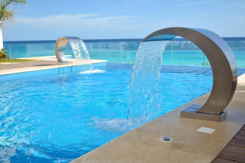 Estudio A Pie De Playa, Increibles Vistas, Amanecer, Atardecer, Balcon, Gym, Jacuzi, 1807 Cancún Mexiko