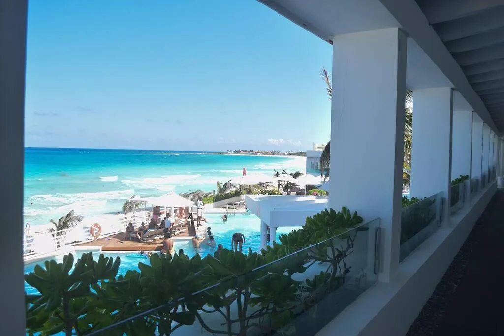 Estudio A Pie De Playa, Increibles Vistas, Amanecer, Atardecer, Balcon, Gym, Jacuzi, 1807 Cancun Apartment