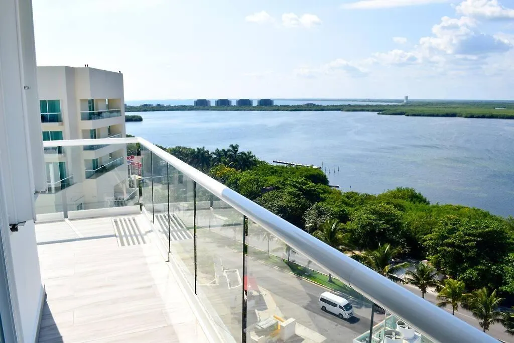 Estudio A Pie De Playa, Increibles Vistas, Amanecer, Atardecer, Balcon, Gym, Jacuzi, 1807 Cancun Apartment
