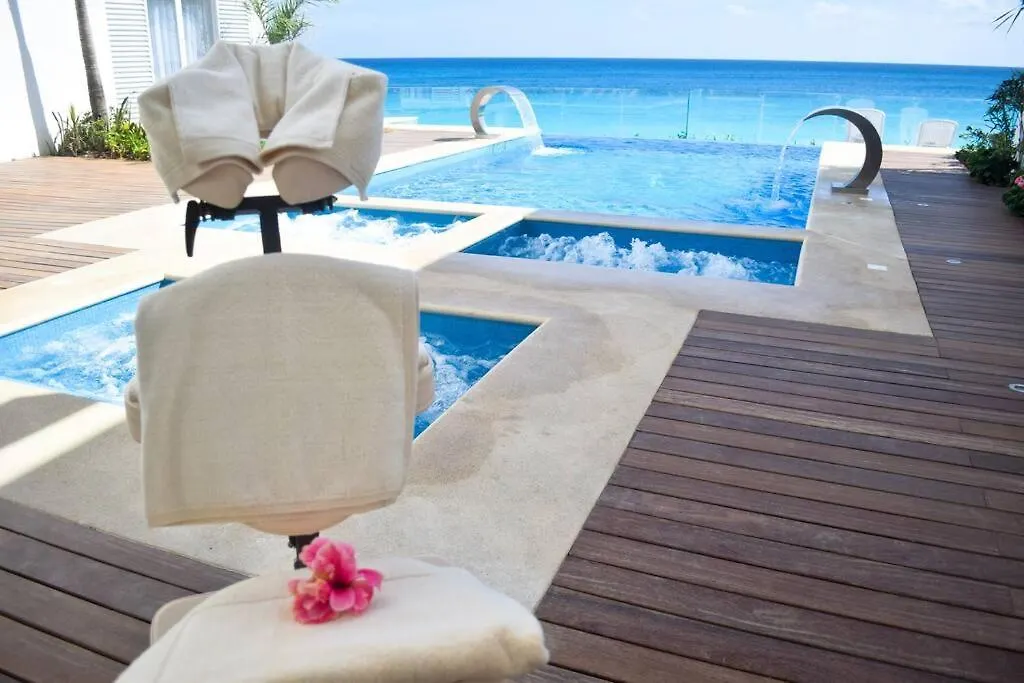 Estudio A Pie De Playa, Increibles Vistas, Amanecer, Atardecer, Balcon, Gym, Jacuzi, 1807 Cancun 0*,