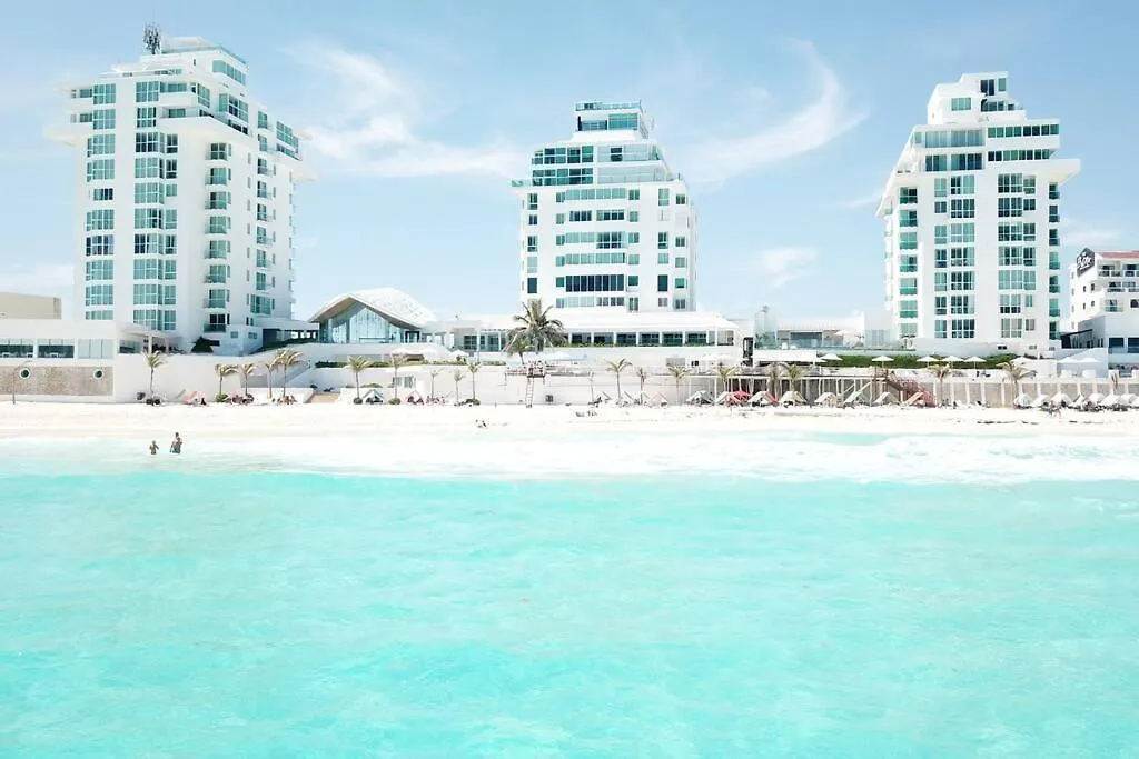 Estudio A Pie De Playa, Increibles Vistas, Amanecer, Atardecer, Balcon, Gym, Jacuzi, 1807 Cancún